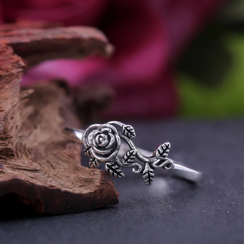 Huitan Vintage Blacke Rose Shaped Women Rings Retro Whole Rose Flower Factory Direct Selling Wholesale Lots&Bulk Women Rings